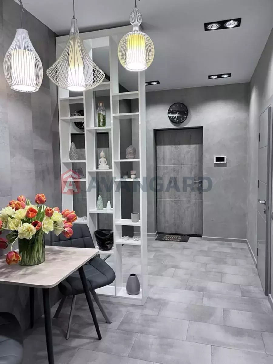 1 ��. ��������, 33/-/10 ��. �., 14/15 ������ ���� 8