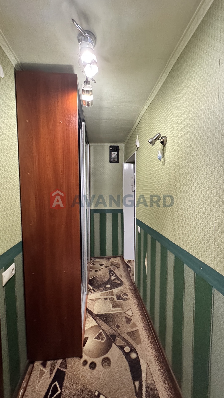 1 ��. ��������, 33/6/18 ��. �., 5/5 ������ ���� 9