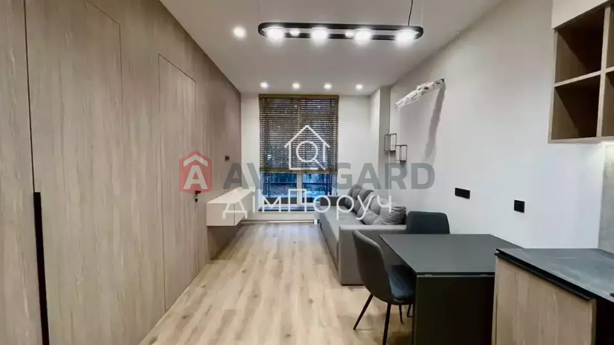 2 ����. ��������, 39/18/5 ��. �., 3/6 ���� ���� 3