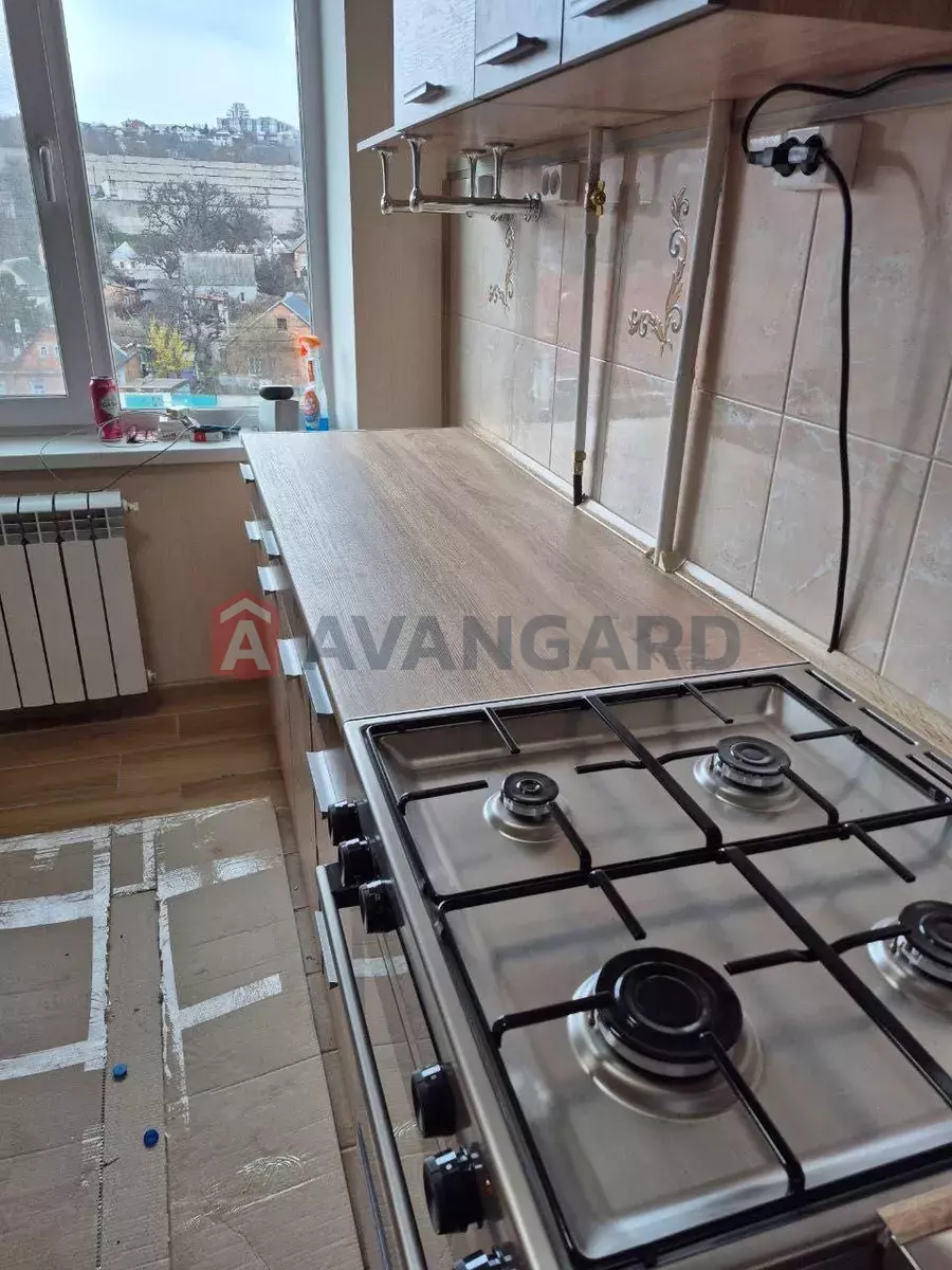 3 ����. ��������, 63/-/8 ��. �., 5/10 ���� ���� 1