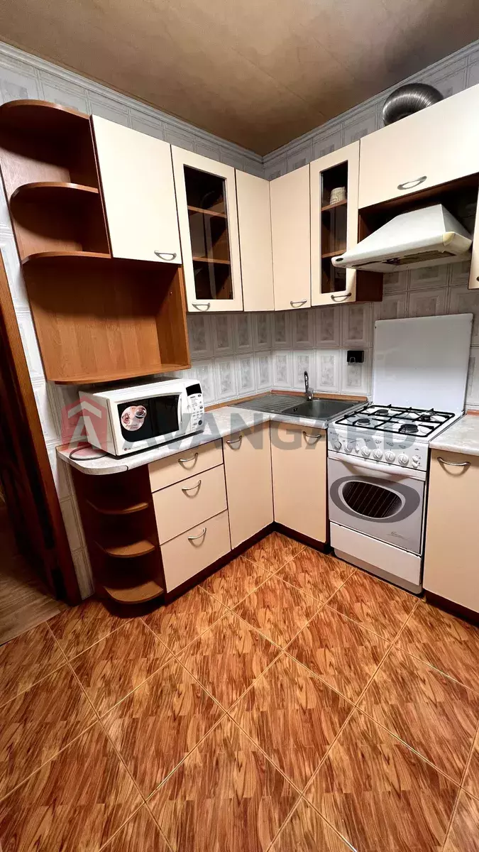 1 ��. ��������, 33/-/7 ��. �., 3/5 ������ ���� 6