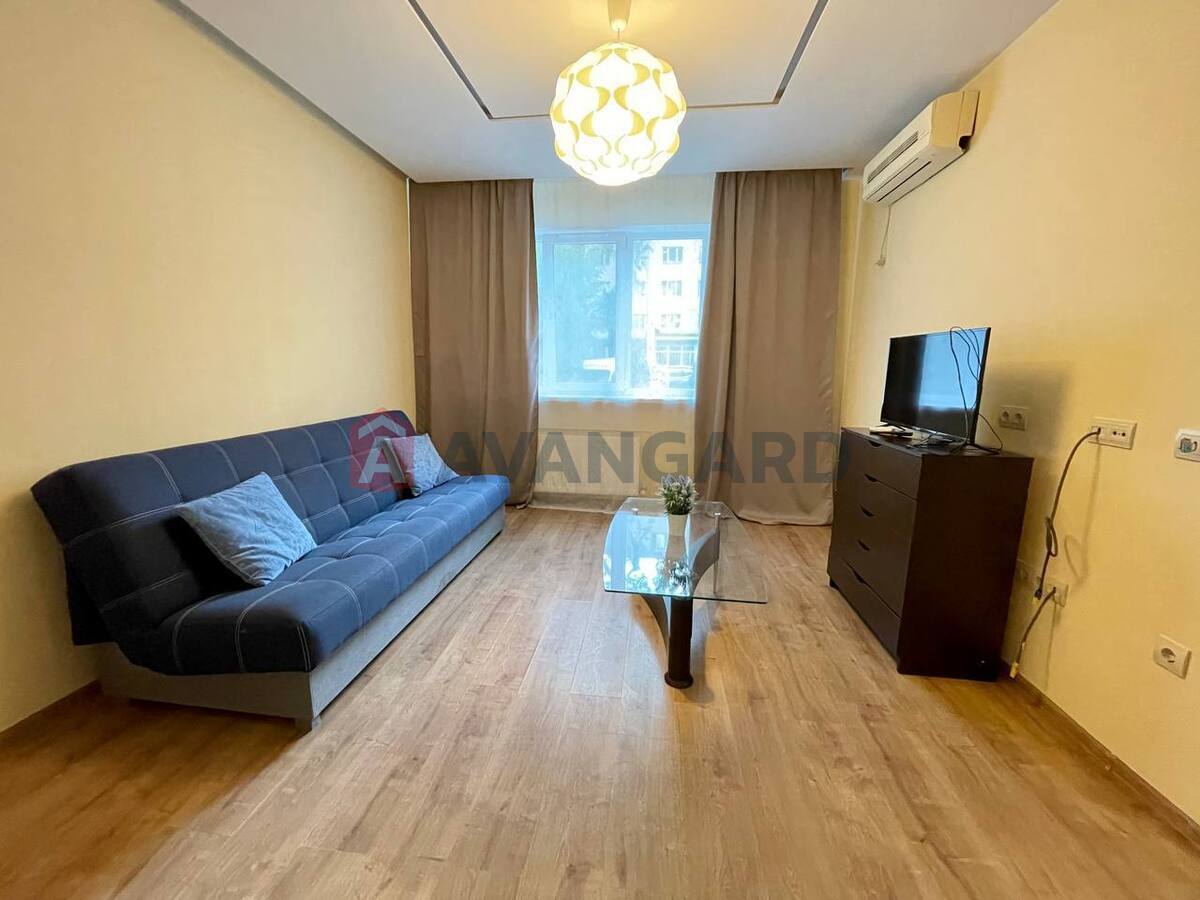 1 ��. ��������, 50/-/- ��. �., 1/10 ������ ���� 10