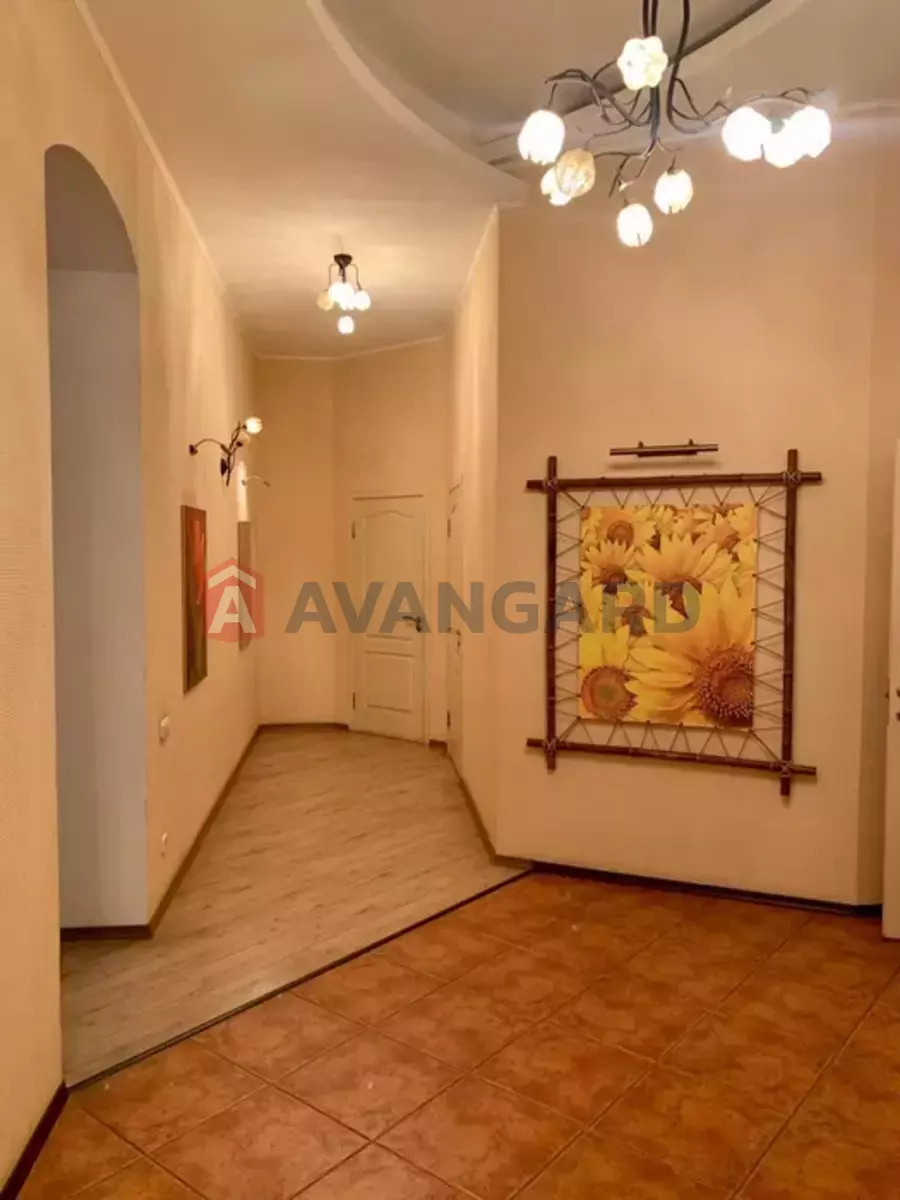 4 ��. ��������, 170/-/30 ��. �., 2/3 ������ ���� 15