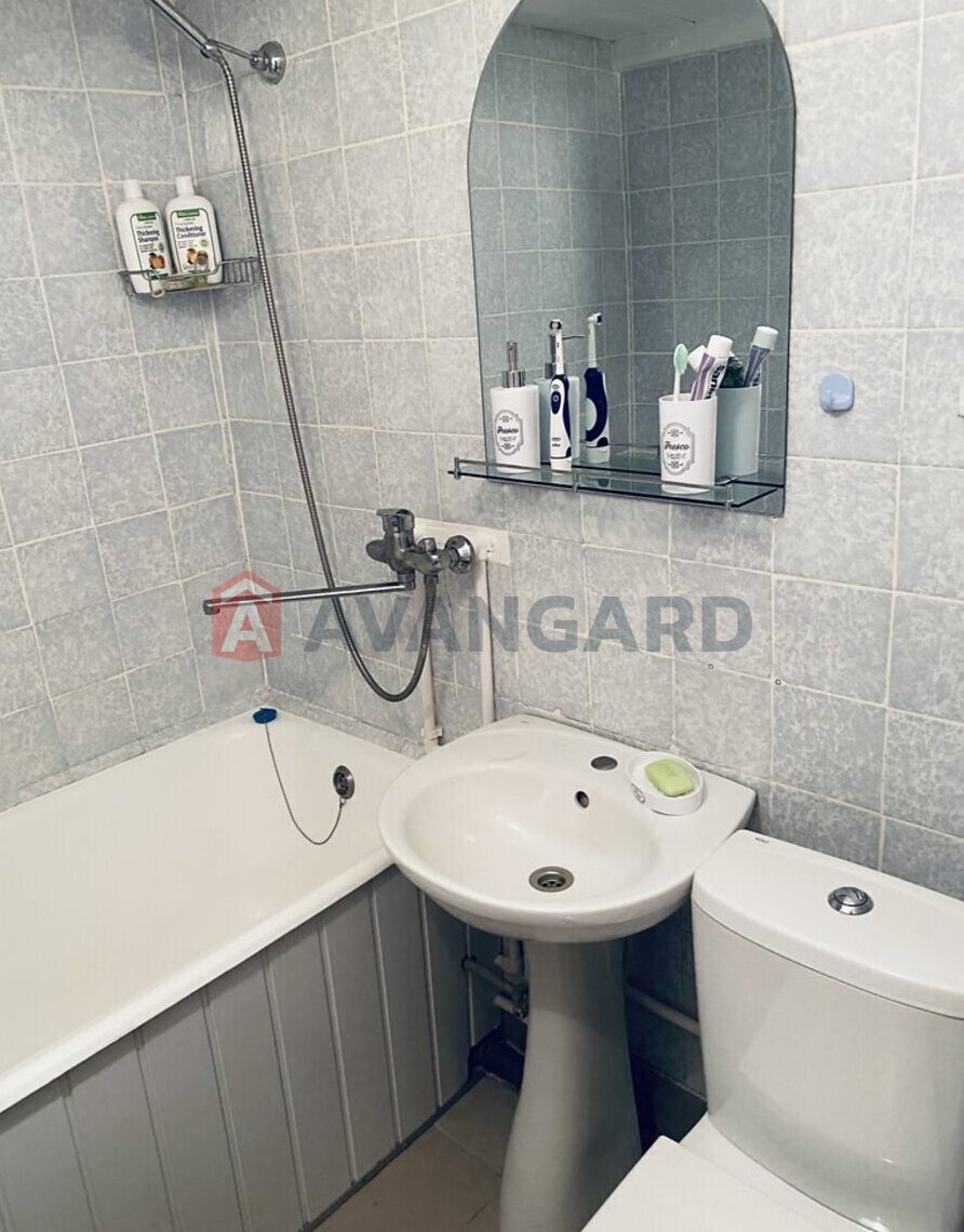 2 ��. ��������, 44/-/6 ��. �., 4/5 ������ ���� 4