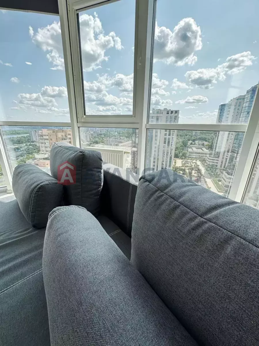 3 ��. ��������, 90/80/25 ��. �., 15/22 ������ ���� 27