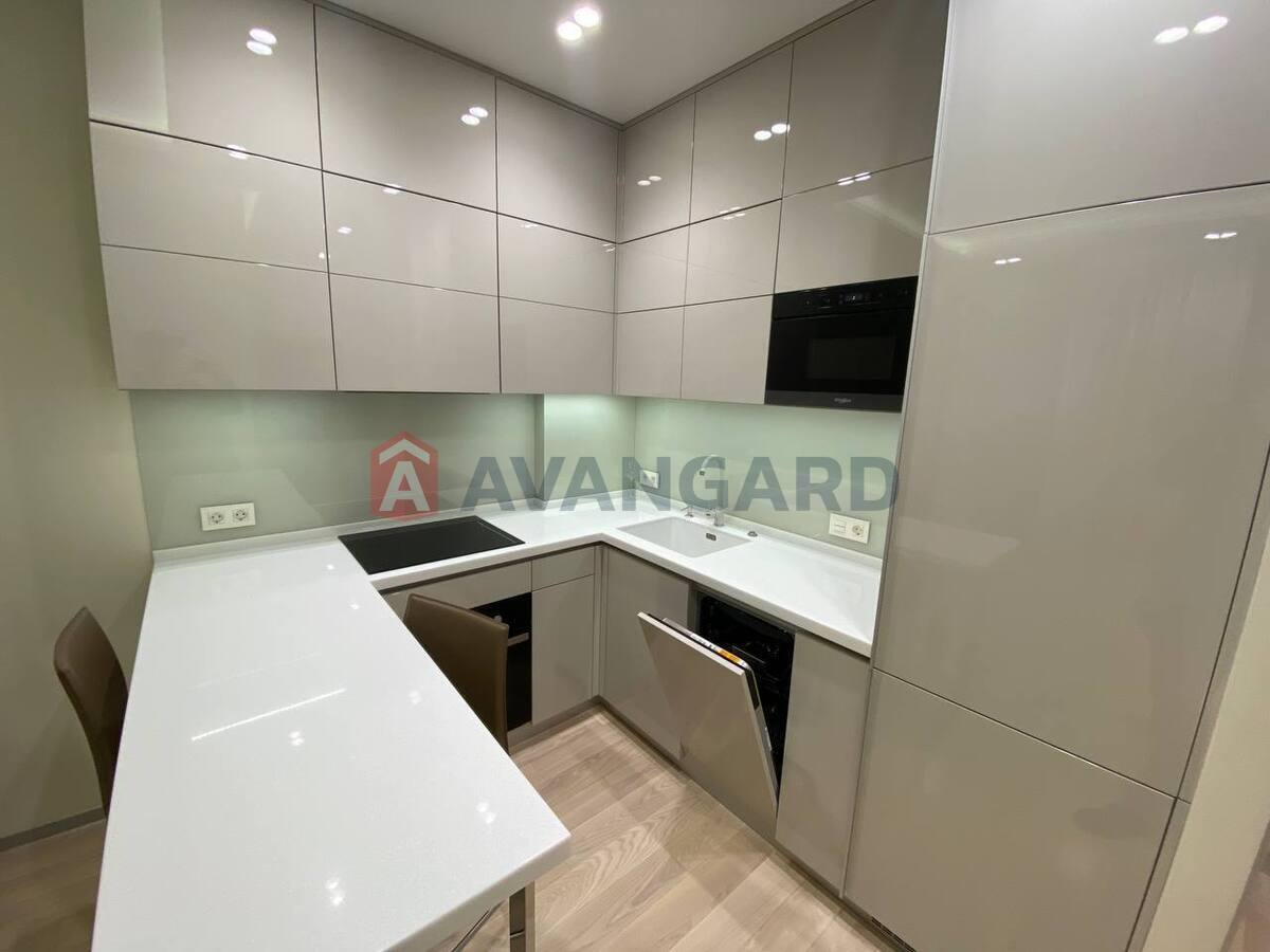 2 ����. ��������, 50/-/- ��. �., 4/17 ���� ���� 2