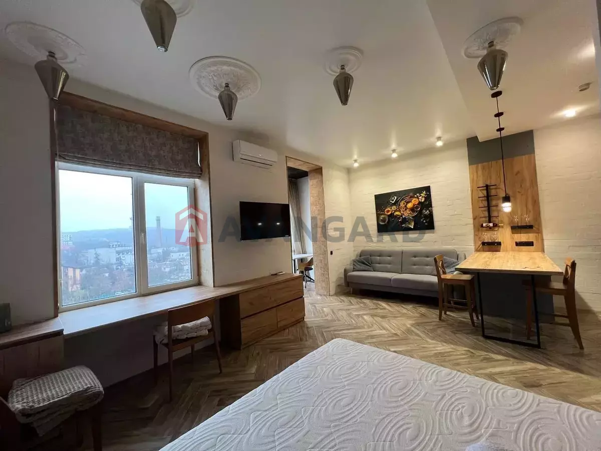 1 . , 42/-/- . ., 9/9   1