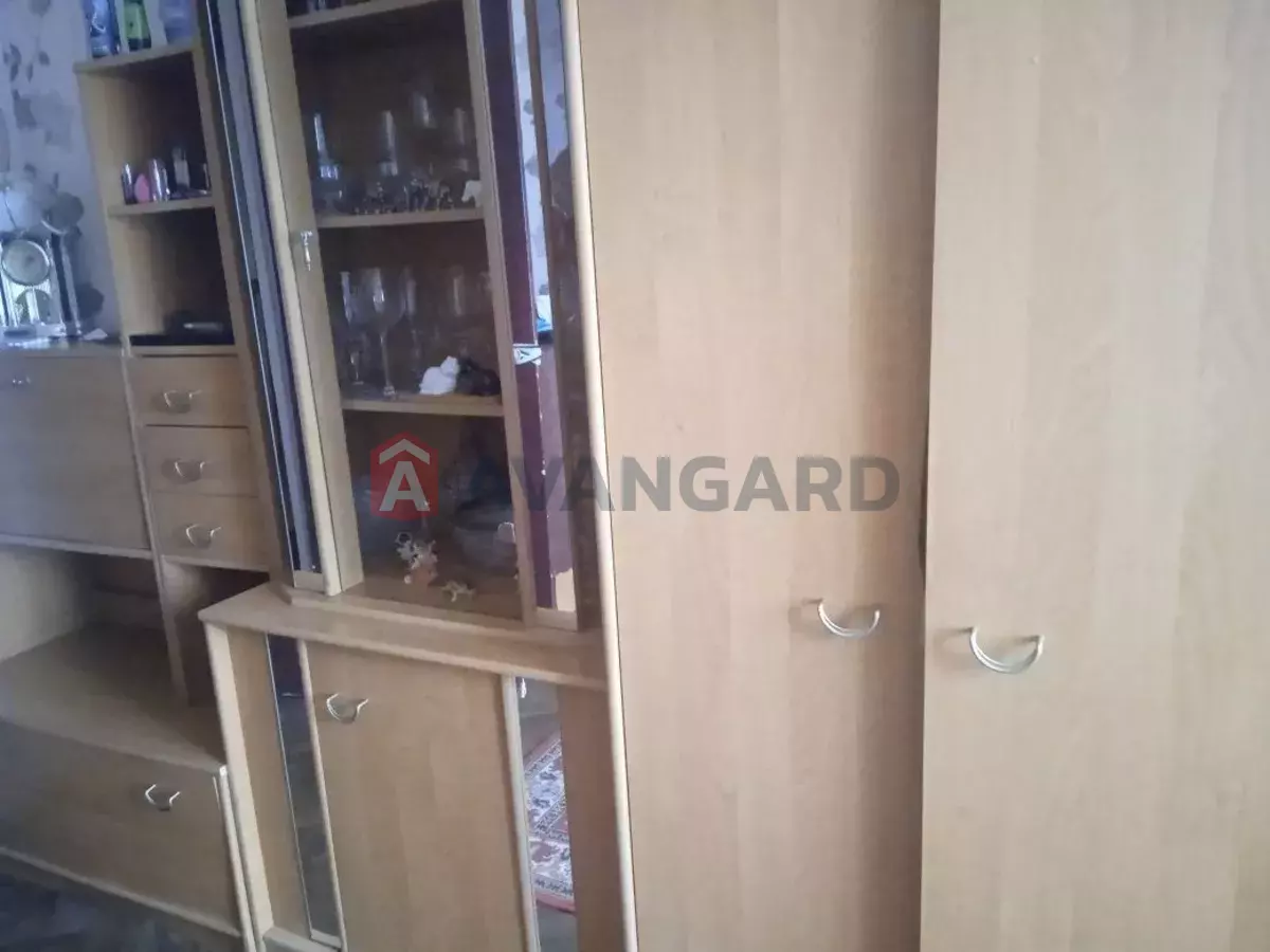 1 ����. ��������, 68/-/6 ��. �., 4/5 ���� ���� 8