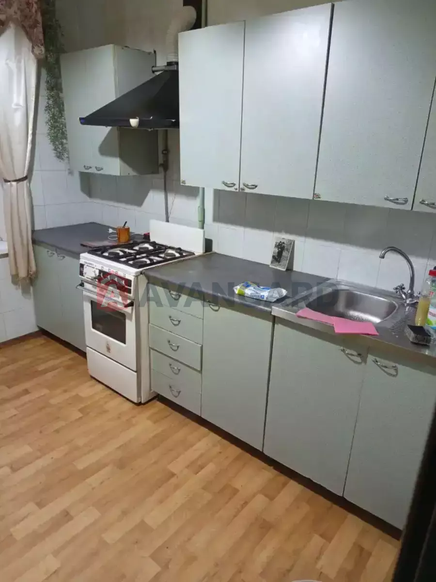 2 ����. ��������, 50/-/- ��. �., 8/9 ���� ���� 1