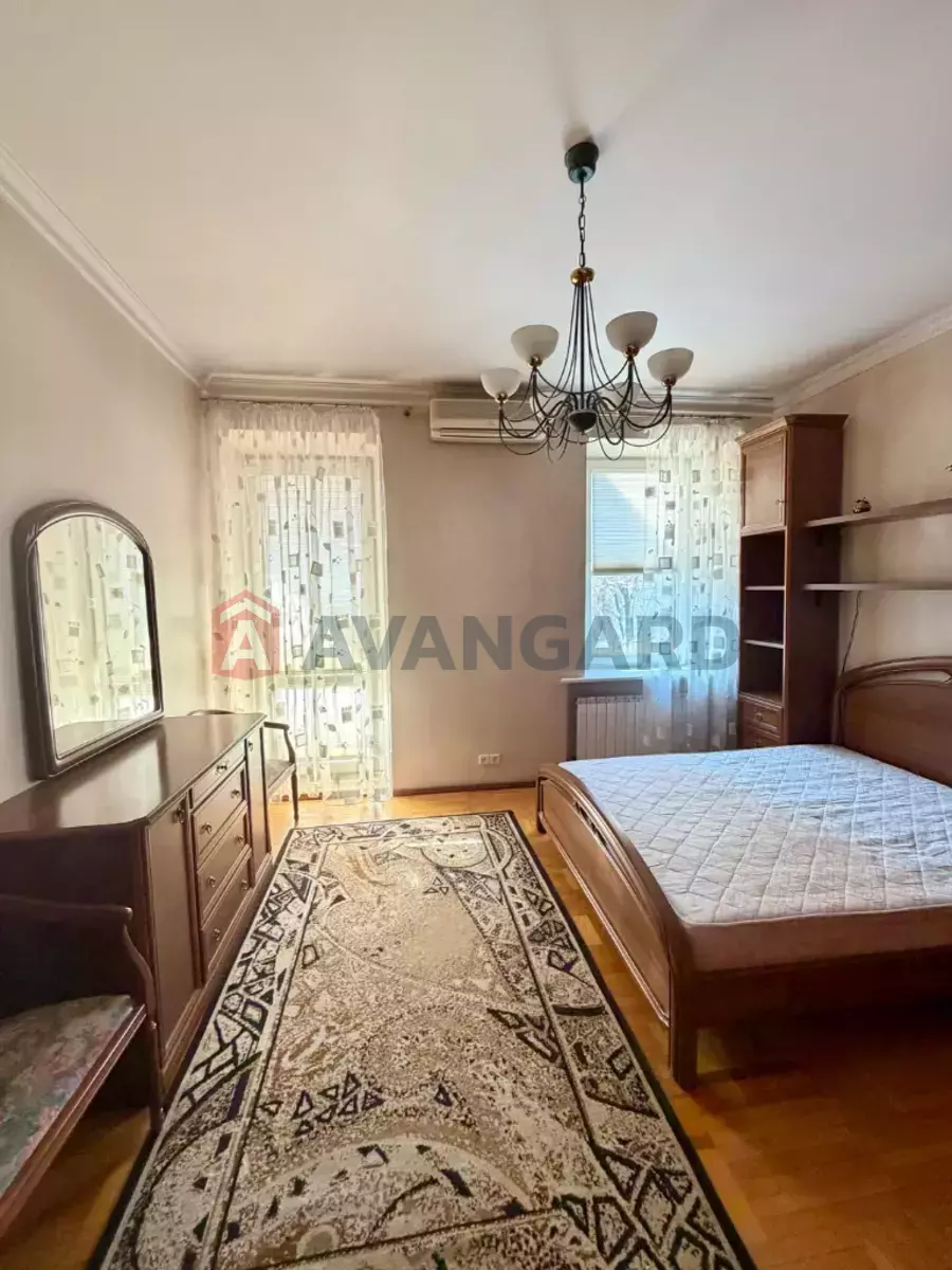 4 ��. ��������, 139/100/20 ��. �., 3/3 ������ ���� 8