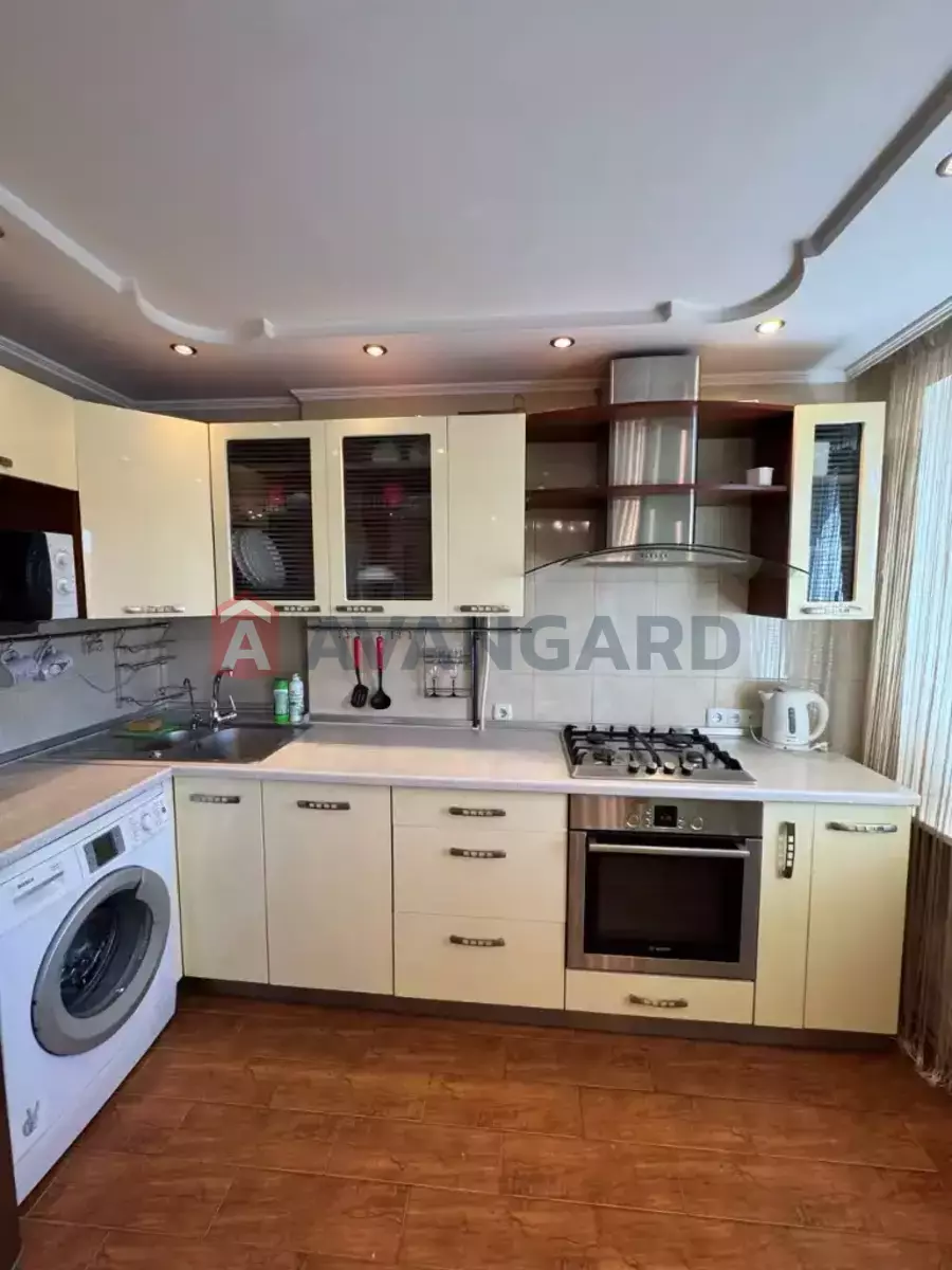 3 ��. ��������, 80/60/20 ��. �., 9/9 ������ ���� 1