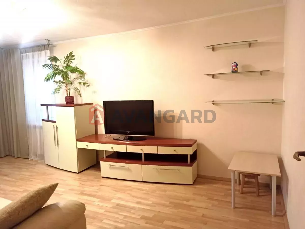 4 ��. ��������, 102/-/8 ��. �., 1/12 ������ ���� 5