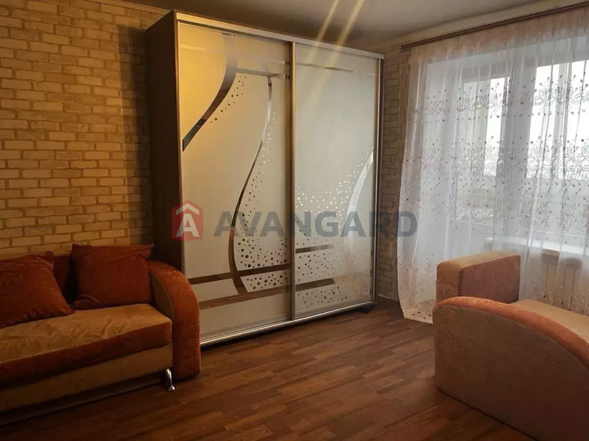 1 ��. ��������, 40/-/8 ��. �., 9/9 ������ ���� 7