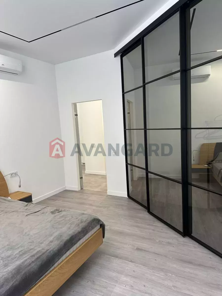 2 ��. ��������, 50/-/20 ��. �., 4/10 ������ ���� 6