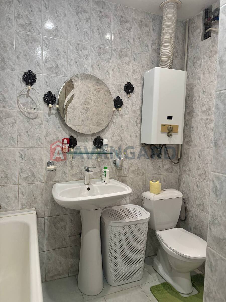 3 ����. ��������, 65/40/8 ��. �., 2/2 ���� ���� 19