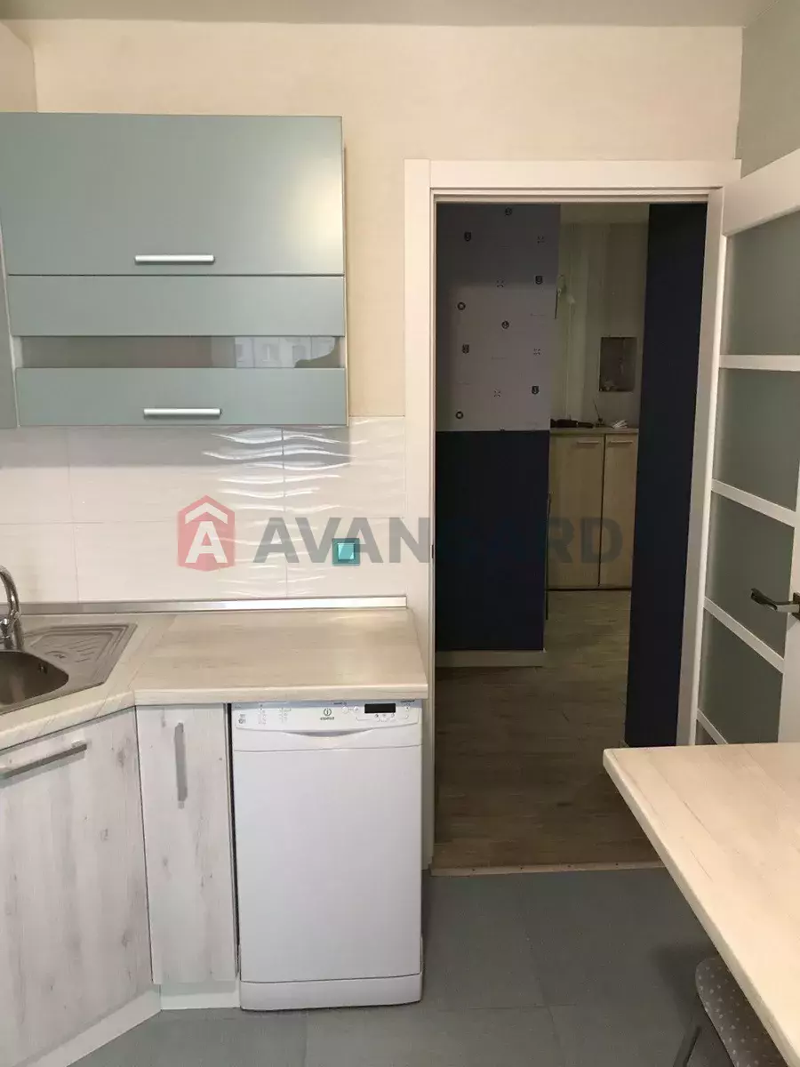 2 ����. ��������, 50/-/8 ��. �., 9/9 ���� ���� 11