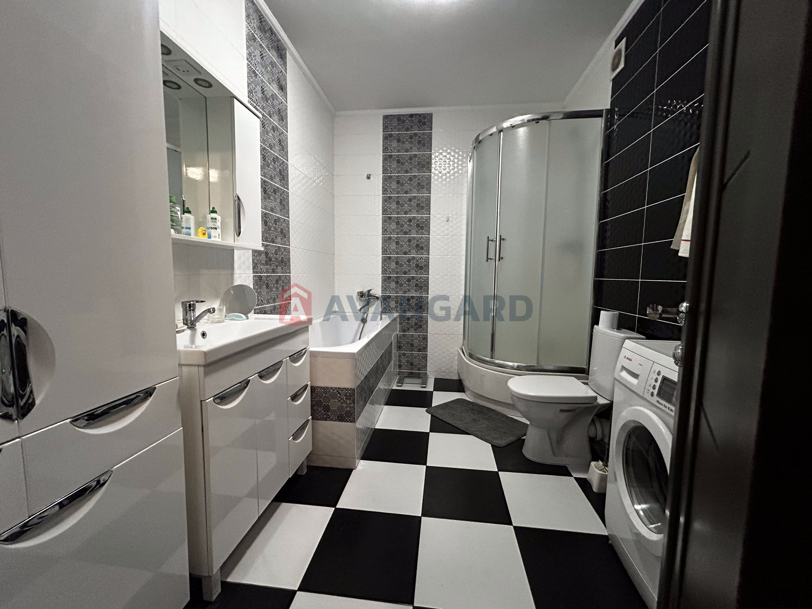 1 ��. ��������, 48.6/18.5/13.7 ��. �., 7/10 ������ ���� 9