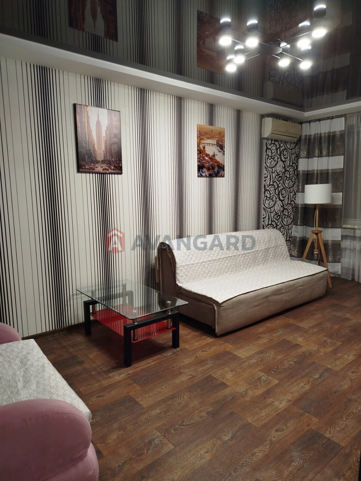 1 ��. ��������, 36/19/7 ��. �., 4/4 ������ ���� 4