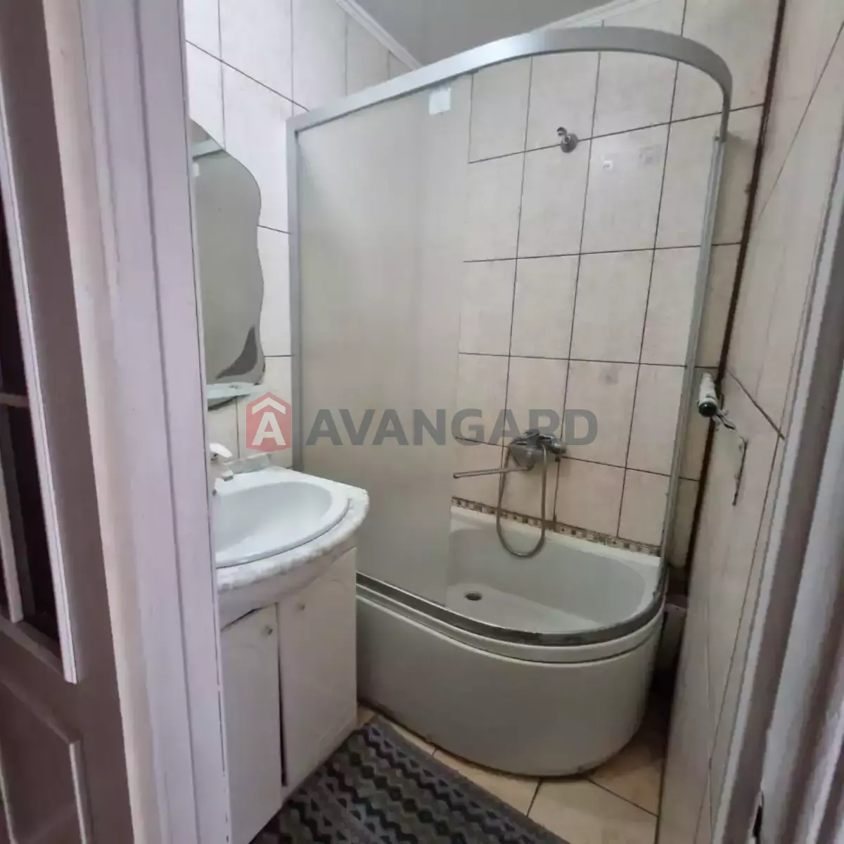 3 ��. ��������, 64/30/8 ��. �., 4/9 ������ ���� 6