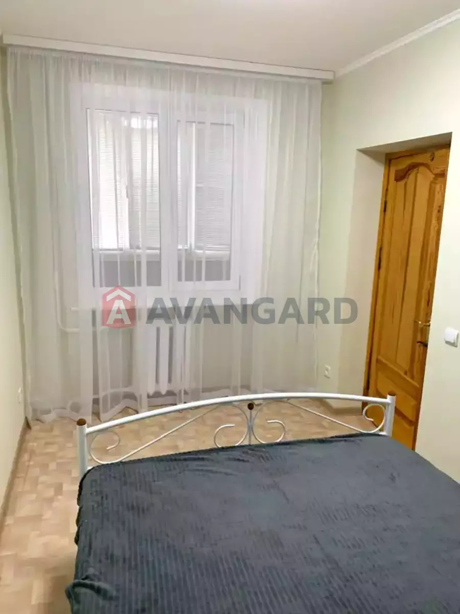 2 ����. ��������, 40/-/7 ��. �., 3/9 ���� ���� 4