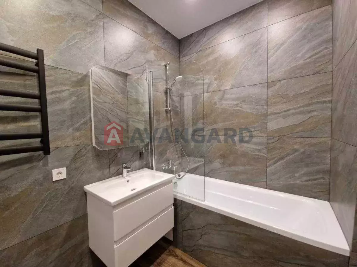 1 ����. ��������, 40/-/20 ��. �., 18/23 ���� ���� 14