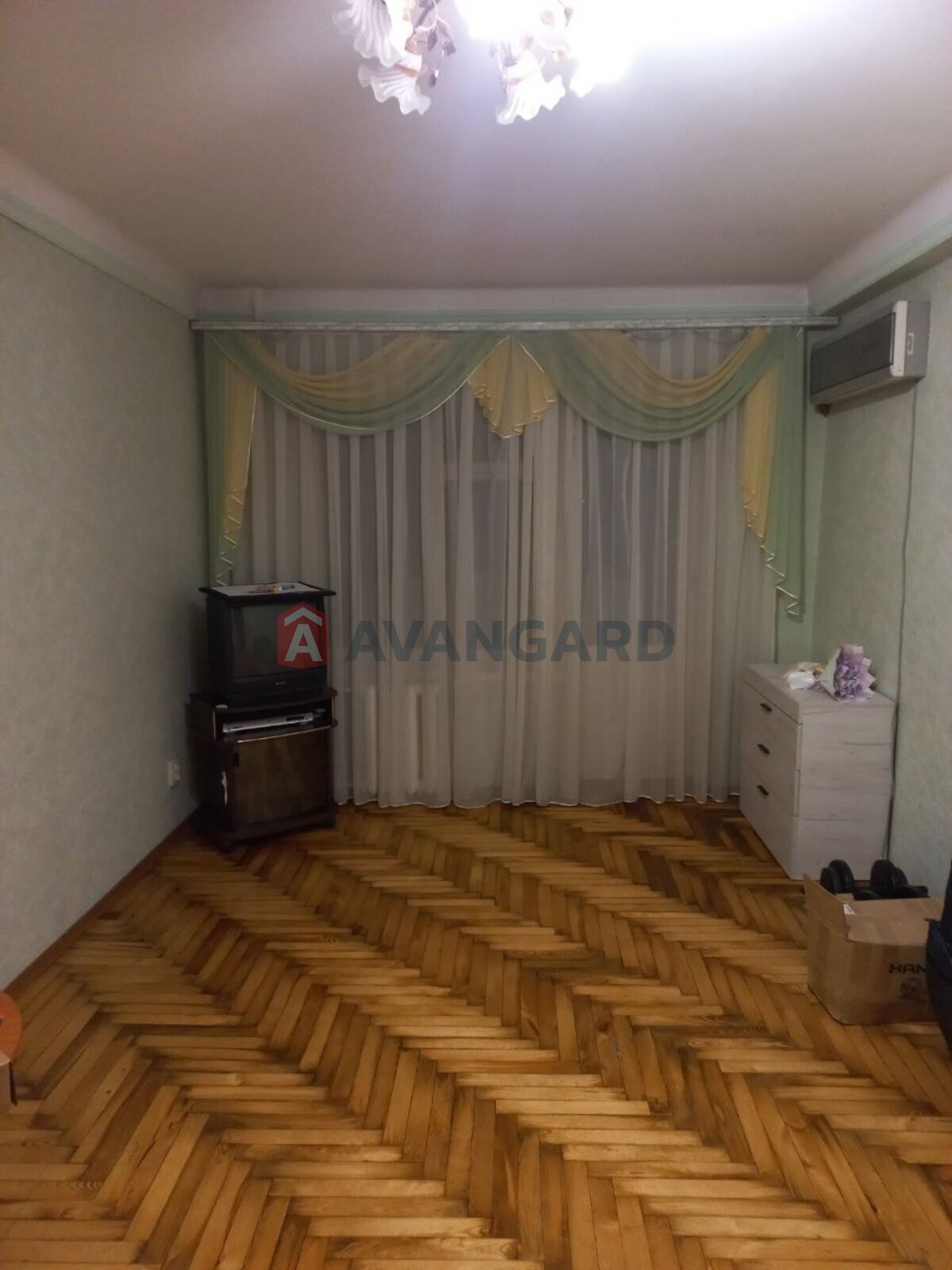 1 ��. ��������, 34/19/9 ��. �., 4/9 ������ ���� 1