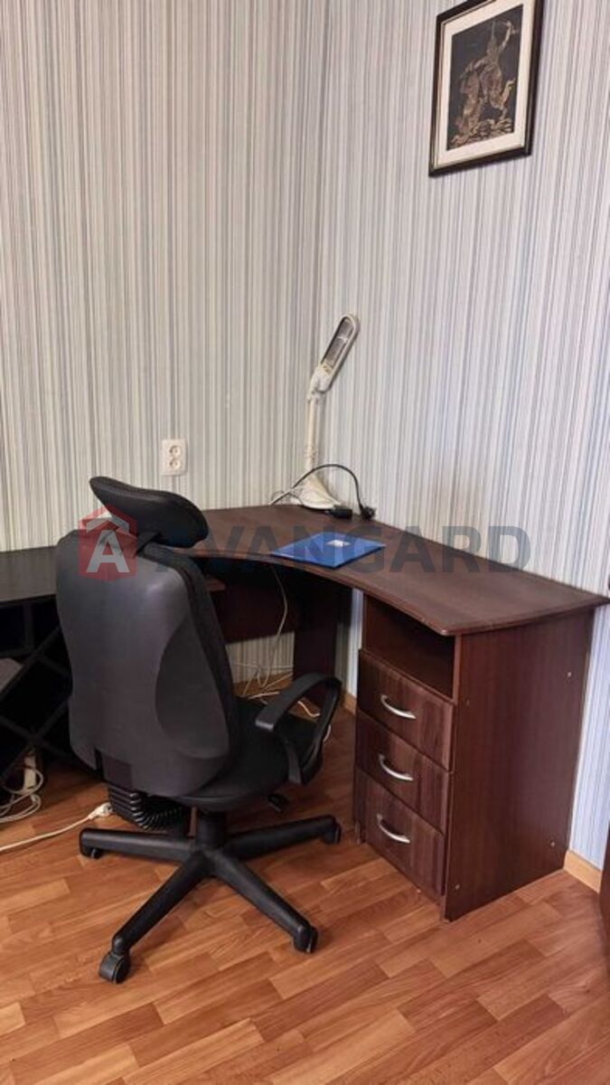 1 ����. ��������, 30/-/5 ��. �., 9/9 ���� ���� 4