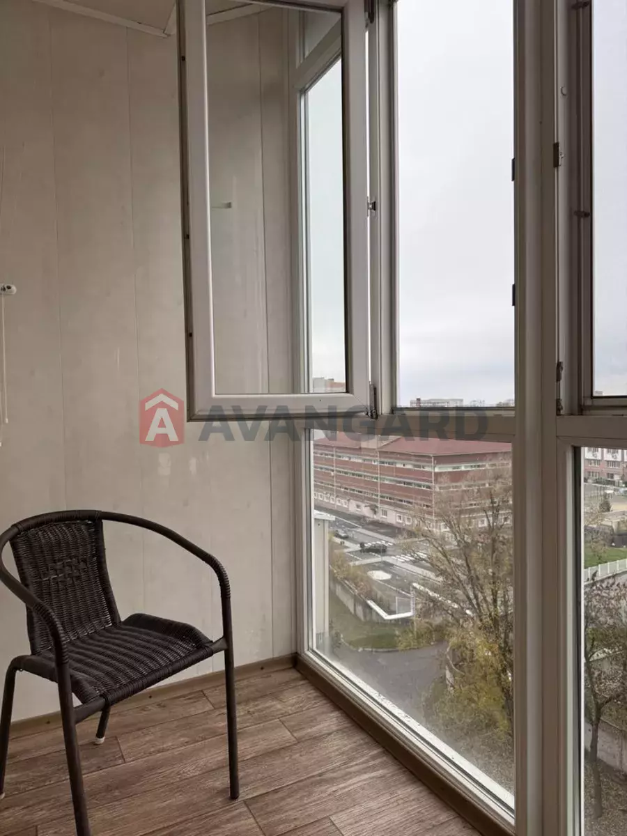 2 ����. ��������, 50/-/10 ��. �., 9/9 ���� ���� 14