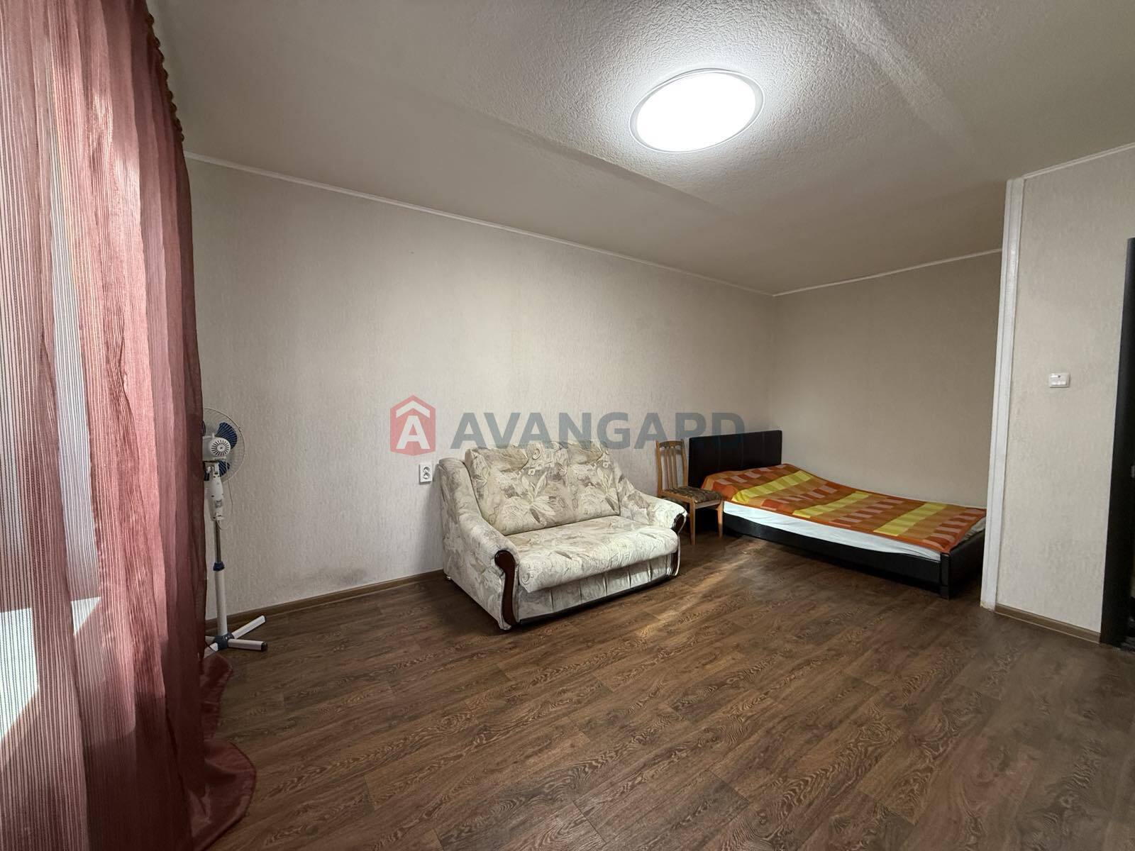 1 . , 39/-/9 . ., 4/9   3