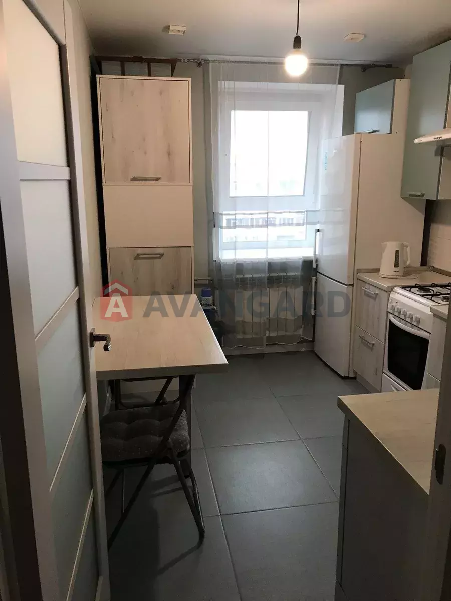 2 ����. ��������, 50/-/8 ��. �., 9/9 ���� ���� 15