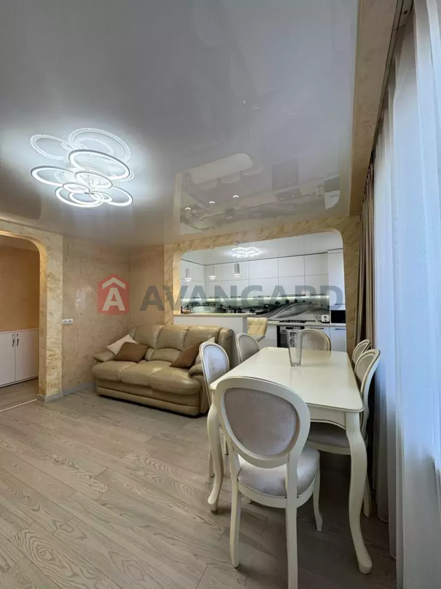 3 ����. ��������, 64/-/15 ��. �., 7/9 ���� ���� 8