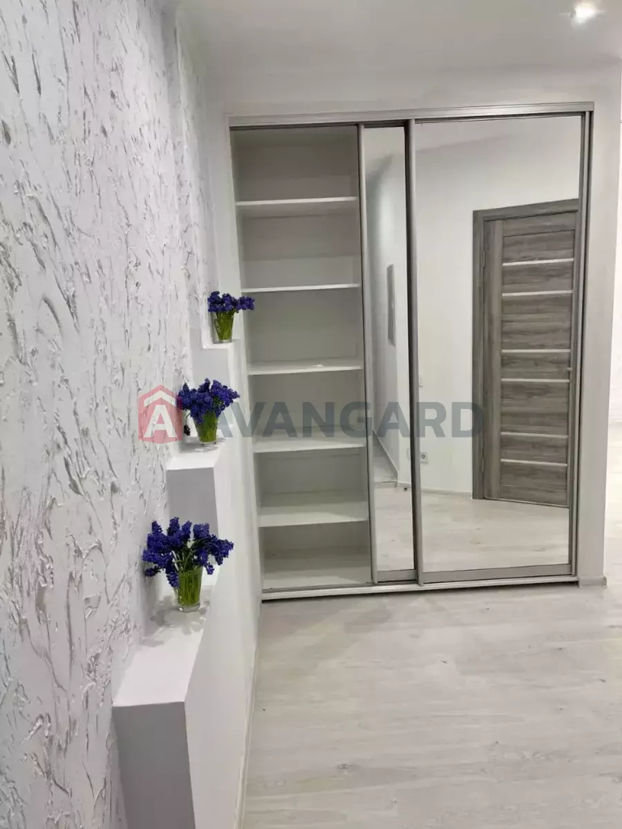 2 ��. ��������, 50/-/- ��. �., 7/10 ������ ���� 10