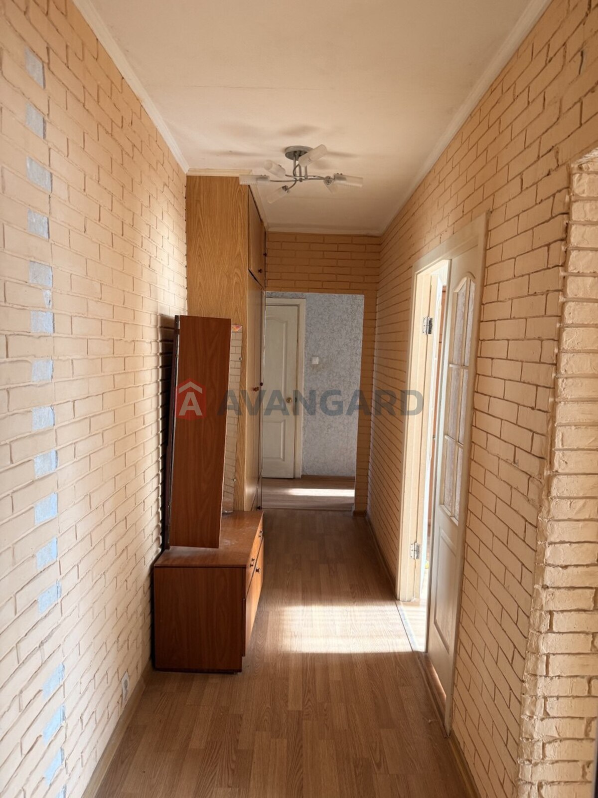 3 ����. ��������, 65/-/8 ��. �., 7/9 ���� ���� 5