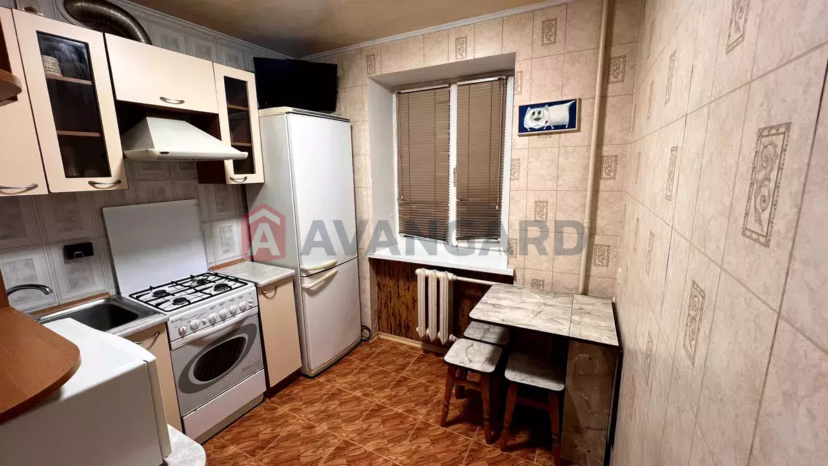 1 ��. ��������, 33/-/7 ��. �., 3/5 ������ ���� 11