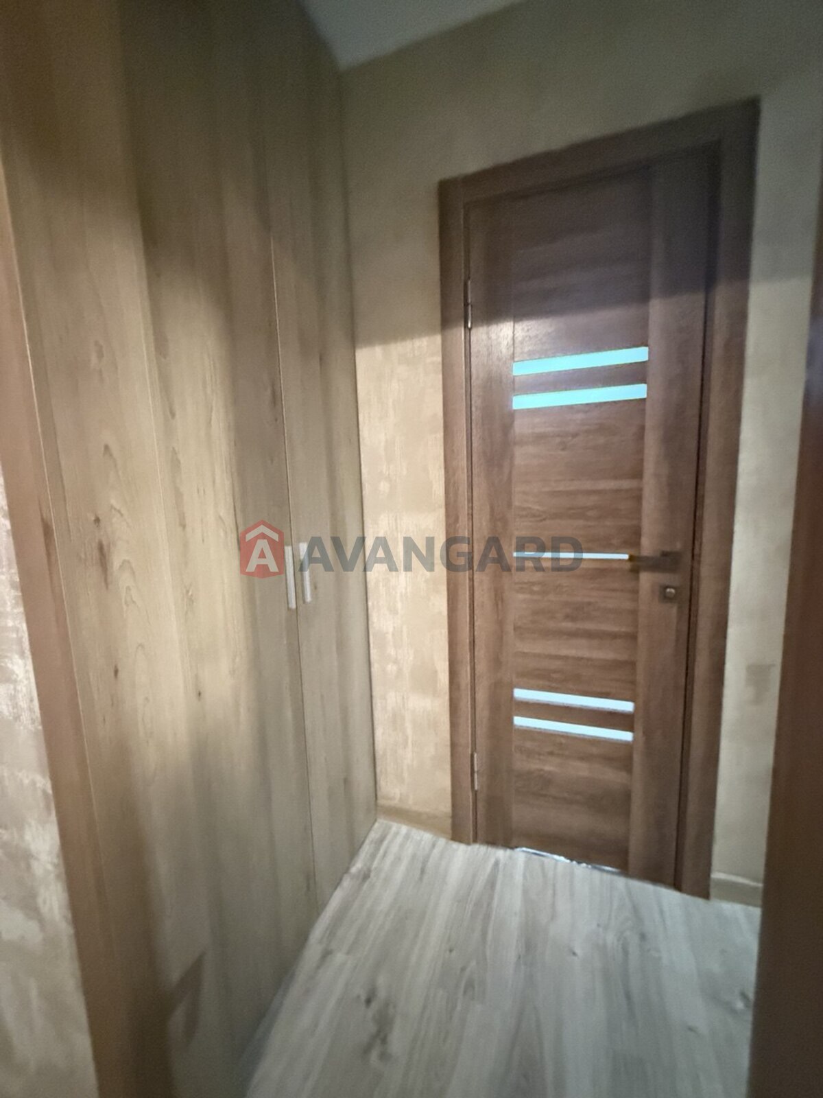 2 ����. ��������, 47/28/8 ��. �., 8/9 ���� ���� 13