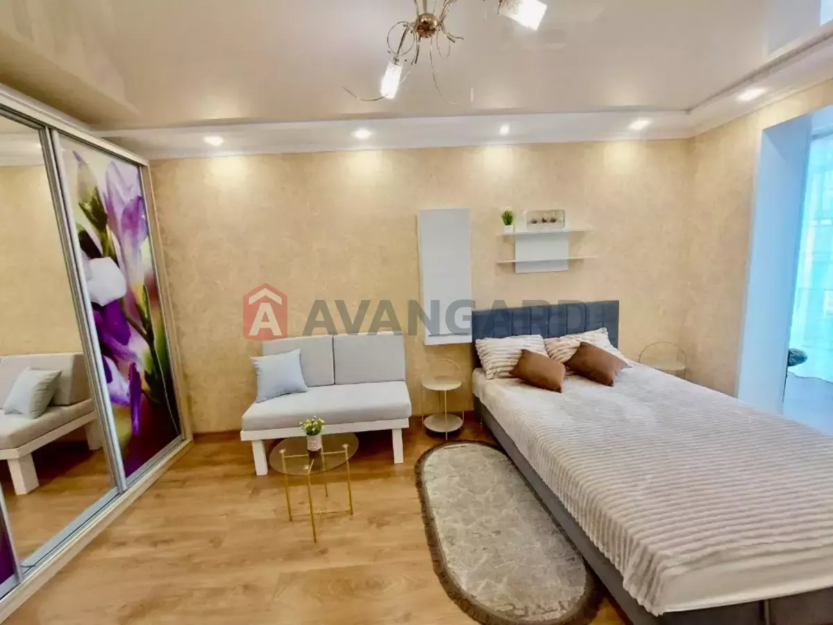 2 ��. ��������, 48/30/18 ��. �., 8/12 ������ ���� 13