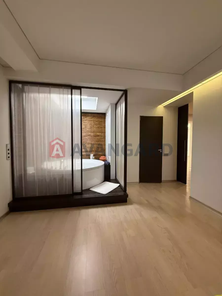 3 ����. ��������, 157/-/- ��. �., 4/10 ���� ���� 5