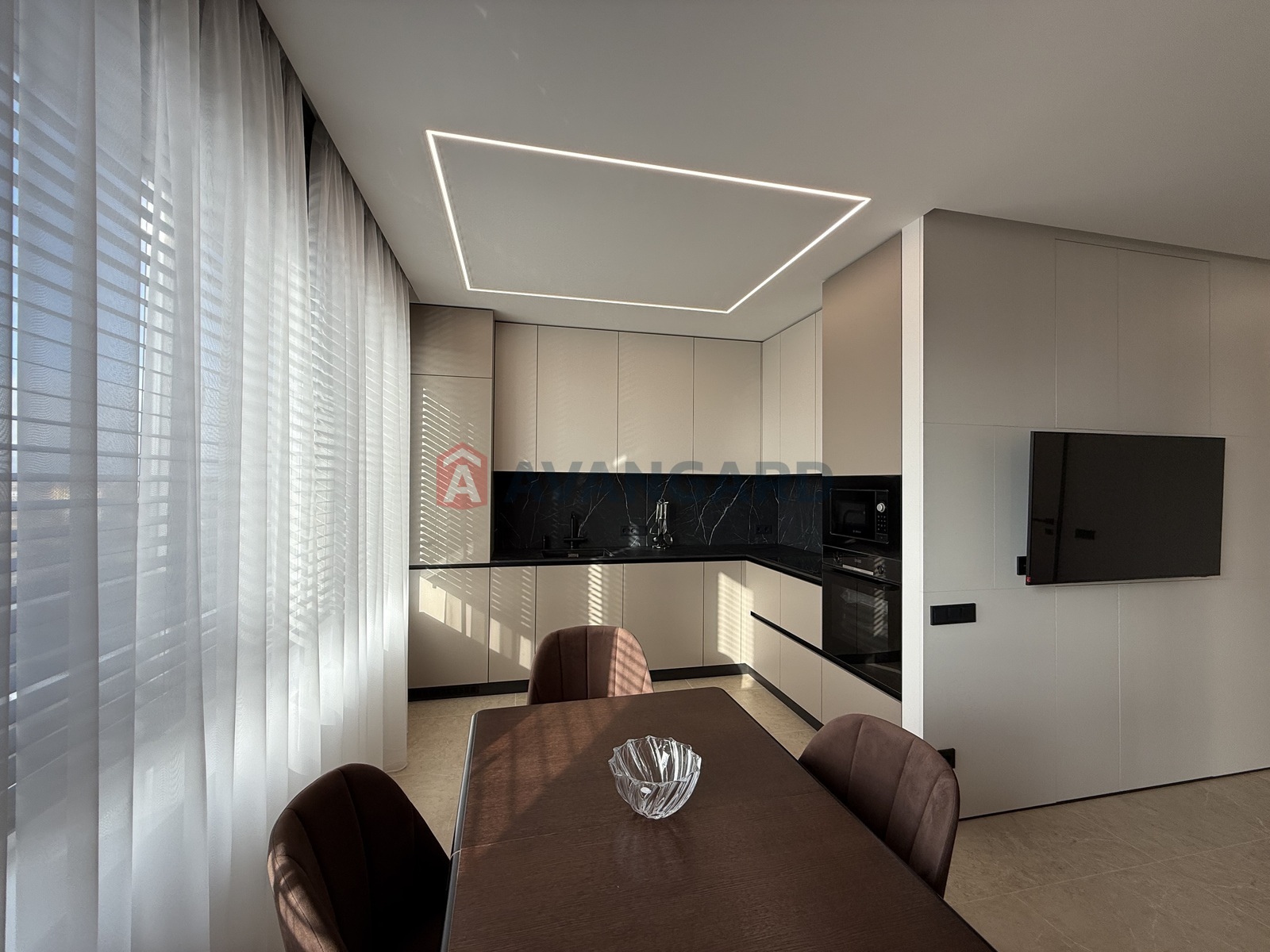 2 ��. ��������, 64,8/26,6/18 ��. �., 8/16 ������ ���� 22