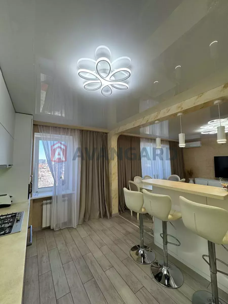 3 ����. ��������, 64/-/15 ��. �., 7/9 ���� ���� 17