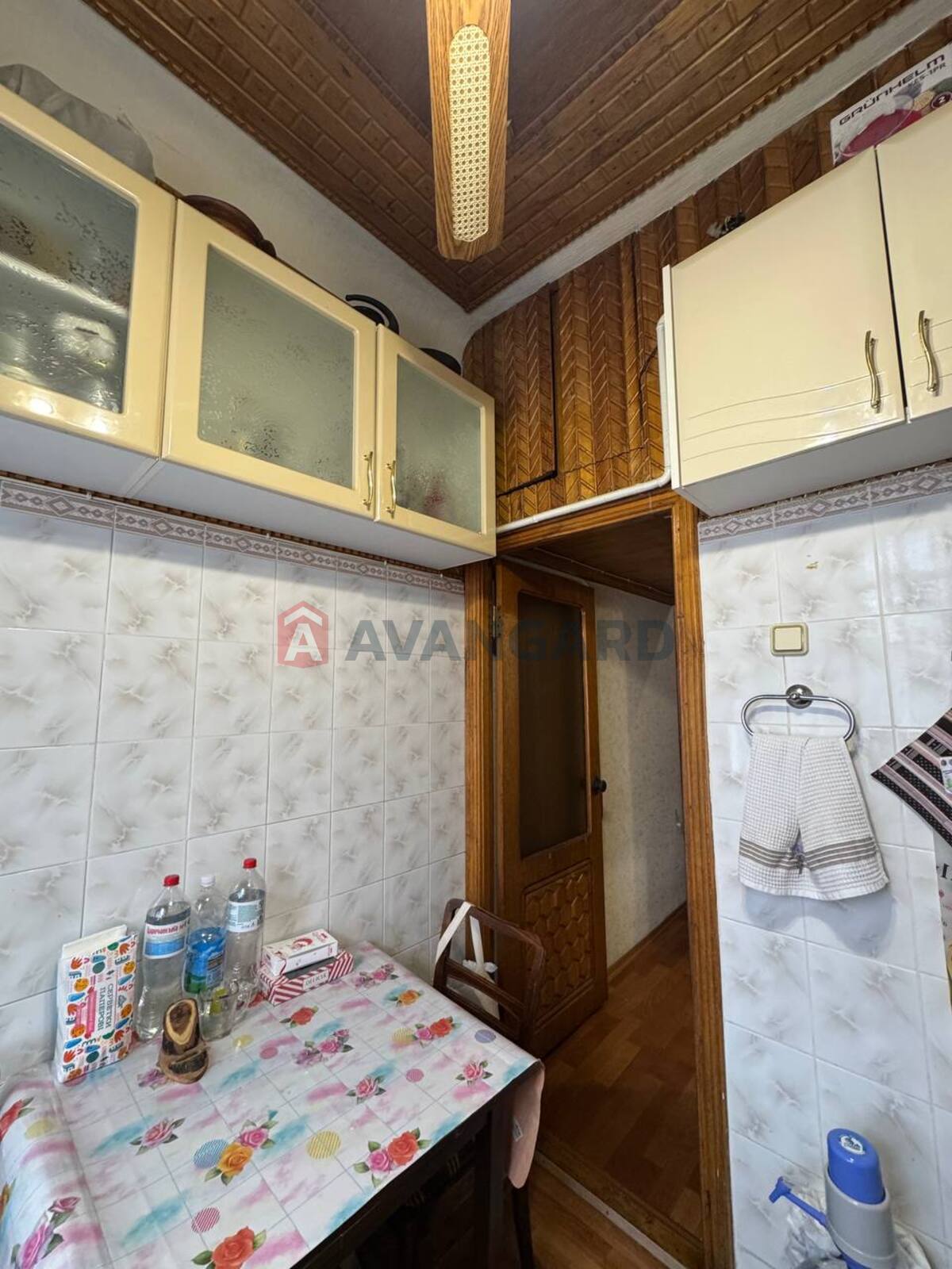 3 ��. ��������, 73/10/55 ��. �., 4/4 ������ ���� 10