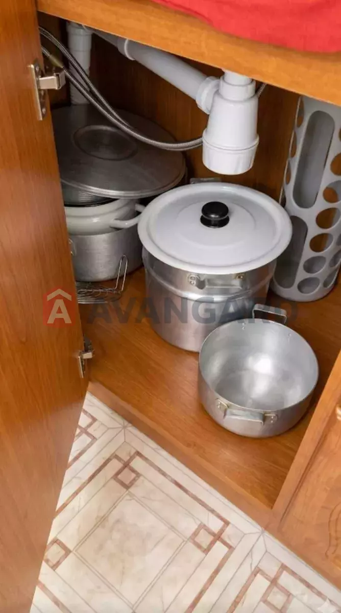 1 ��. ��������, 40/-/14 ��. �., 3/5 ������ ���� 4