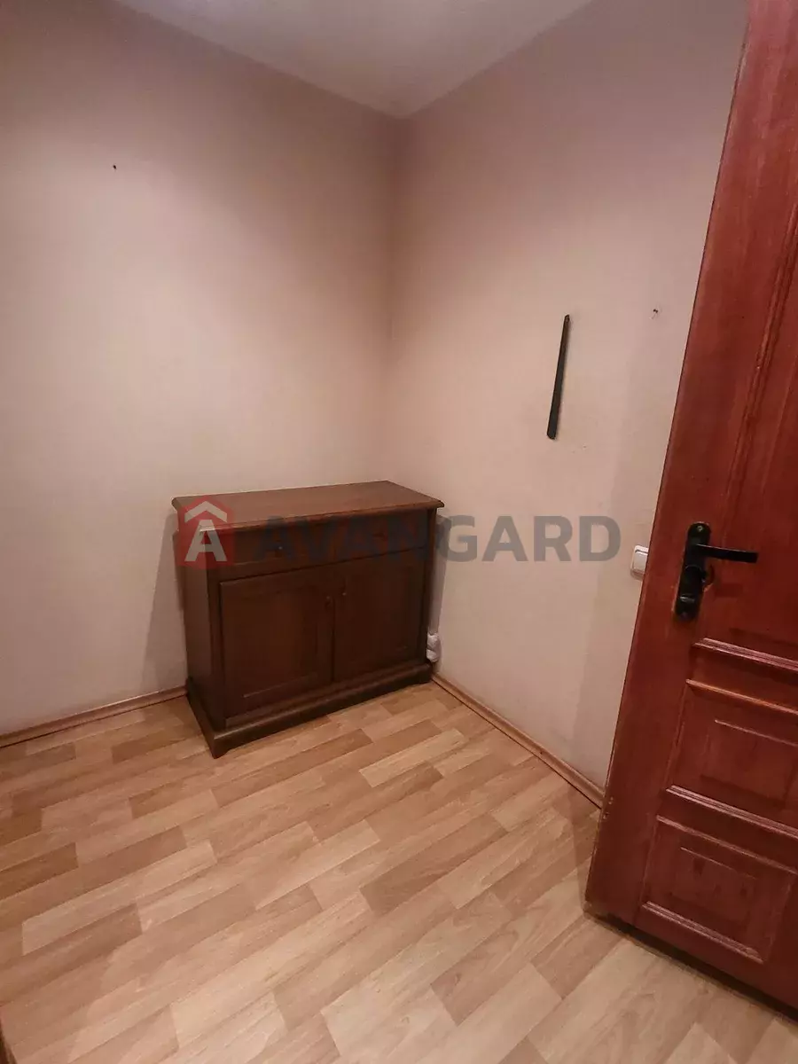 3 ����. ��������, 70/-/9 ��. �., 7/9 ���� ���� 5