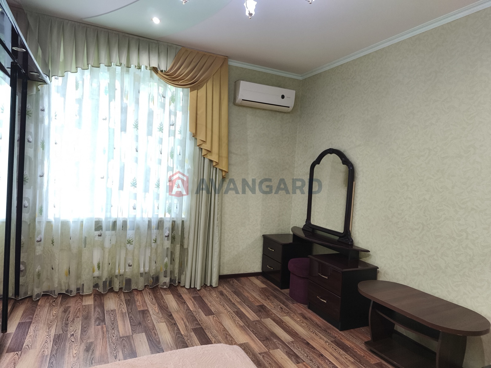 1 ��. ��������, 45/24/8 ��. �., 2/4 ������ ���� 1