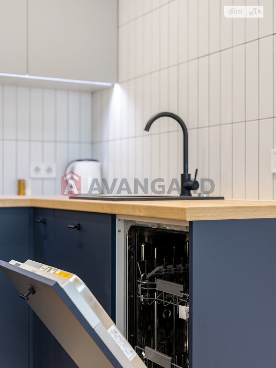 1 ��. ��������, 45/19/5 ��. �., 8/10 ������ ���� 13