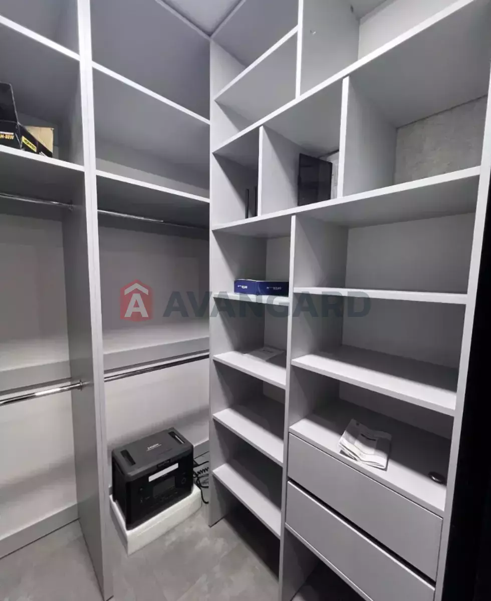 1 ��. ��������, 48/-/- ��. �., 7/10 ������ ���� 5