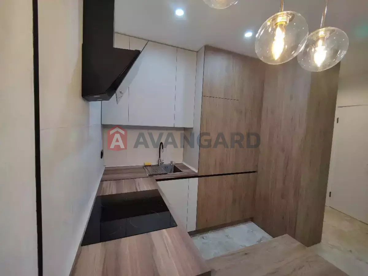 1 ��. ��������, 37/-/15 ��. �., 5/10 ������ ���� 9