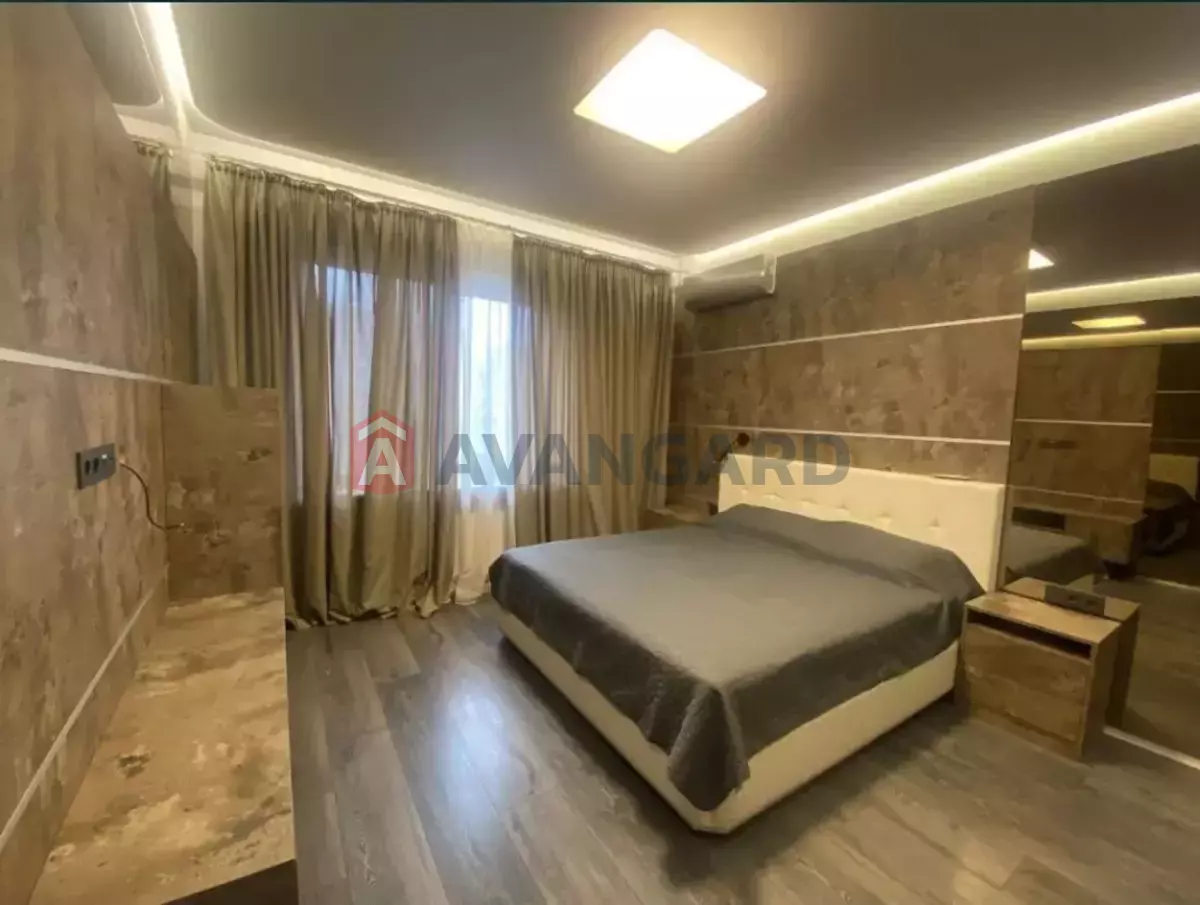 3 ��. ��������, 90/-/- ��. �., 7/10 ������ ���� 4