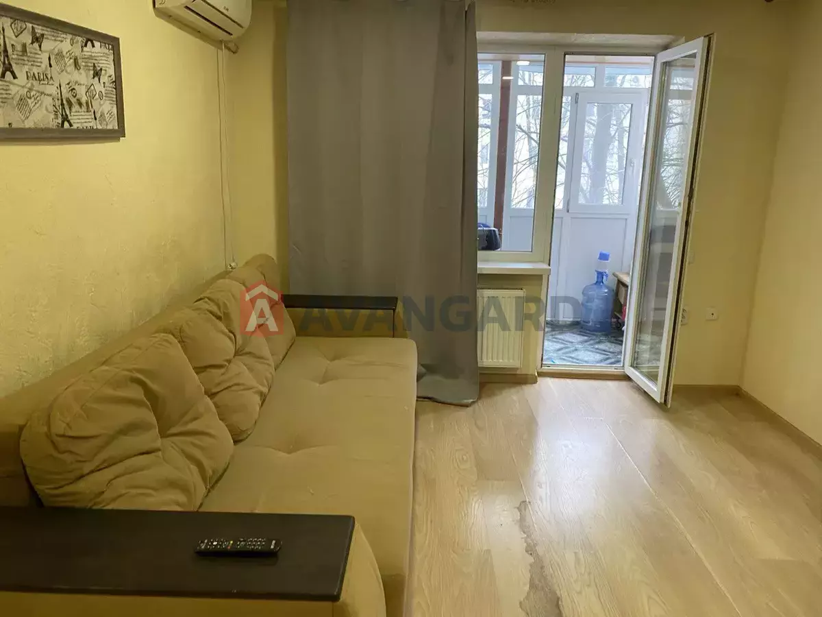 1 ��. ��������, 33/-/5 ��. �., 3/5 ������ ���� 6