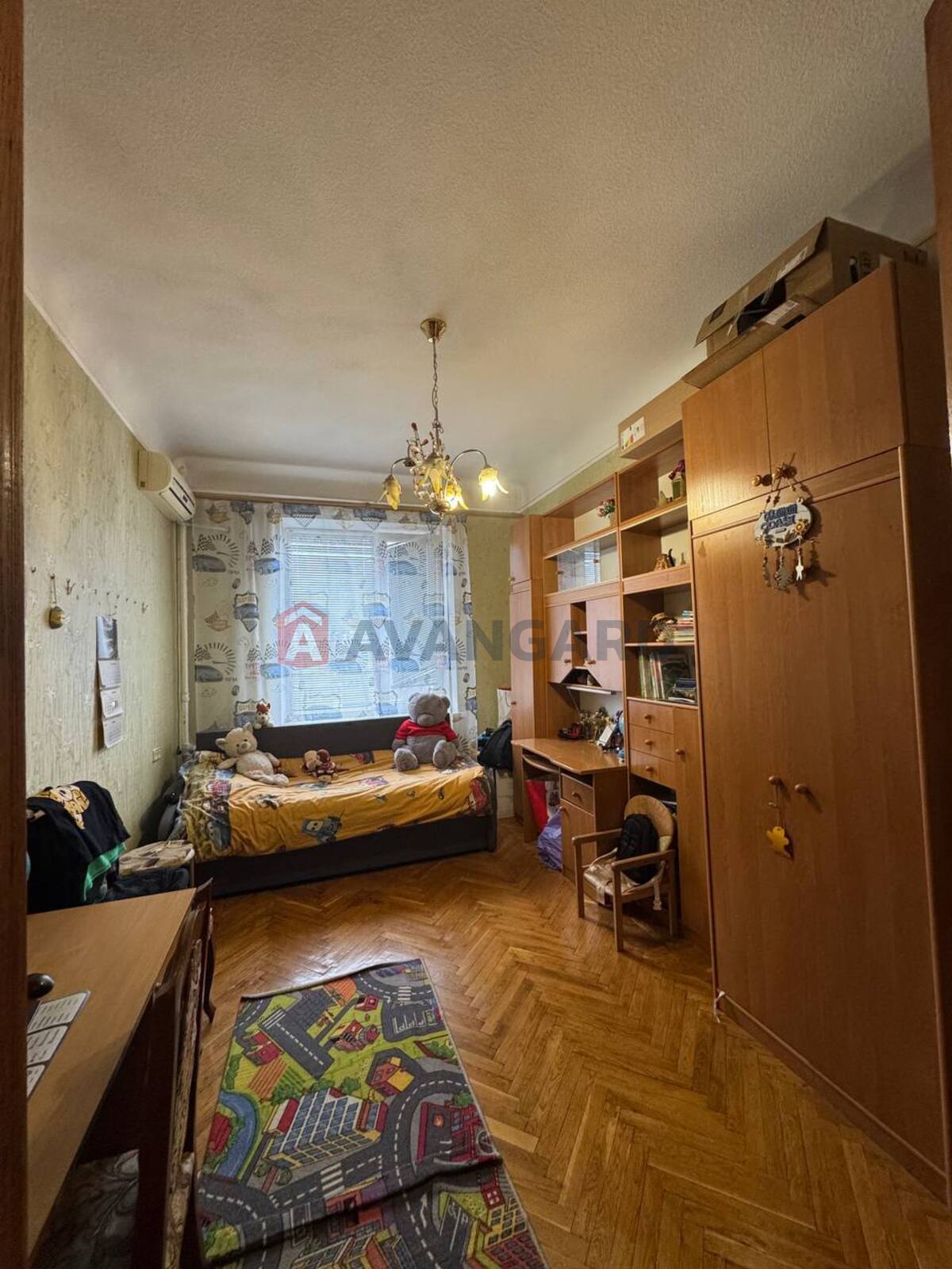 3 ��. ��������, 73/10/55 ��. �., 4/4 ������ ���� 12