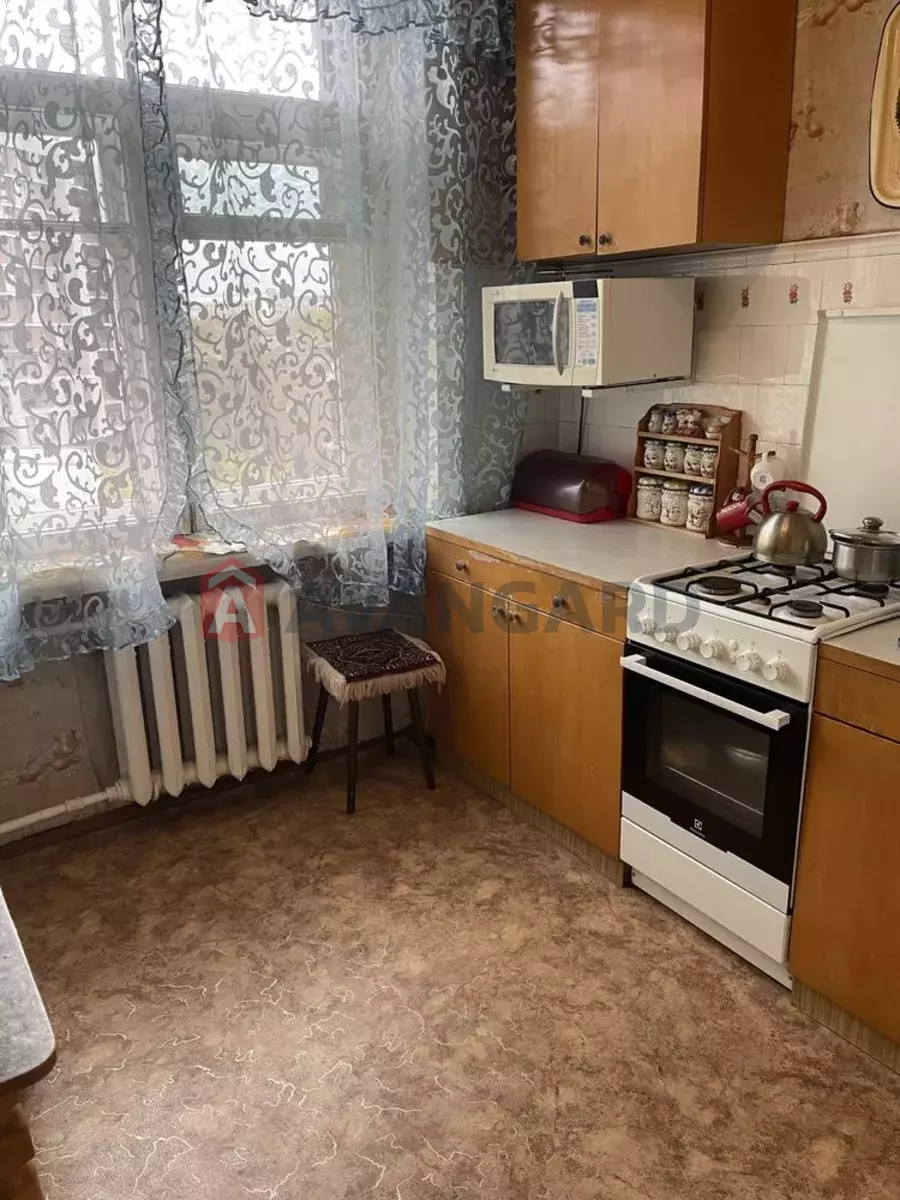 2 ��. ��������, 52/-/9 ��. �., 4/5 ������ ���� 5